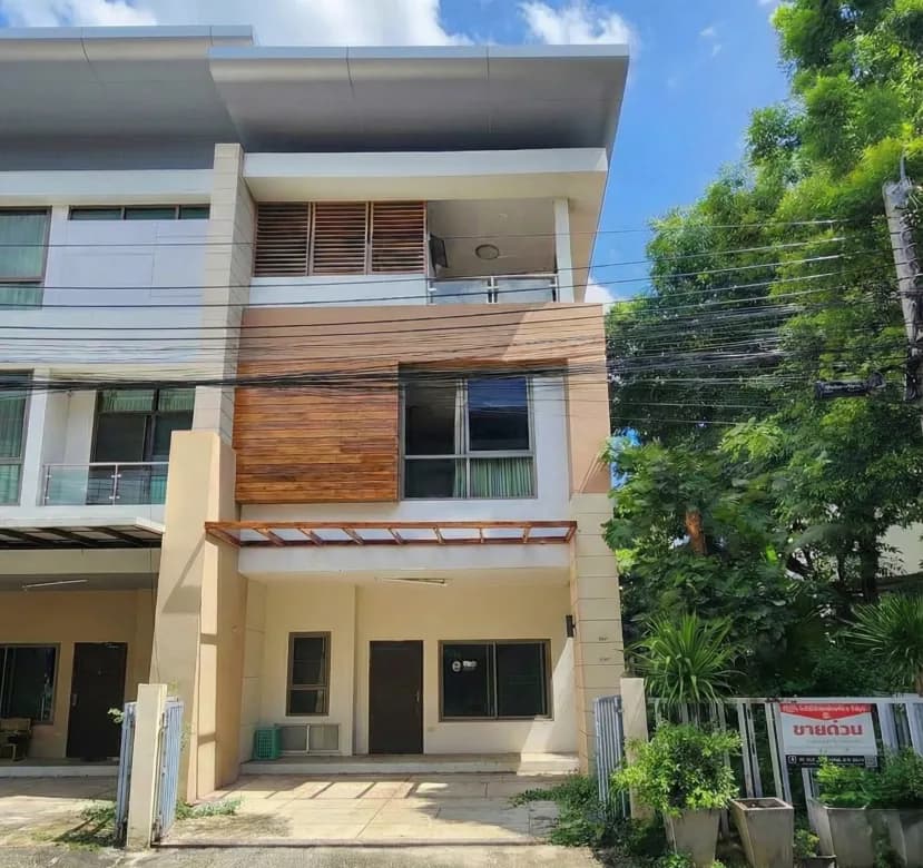 ภัทรโมทาวน์ แจ้งวัฒนะ